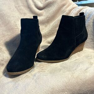 Franco Sarto “Wayra” Black Suede wedge ankle booties
